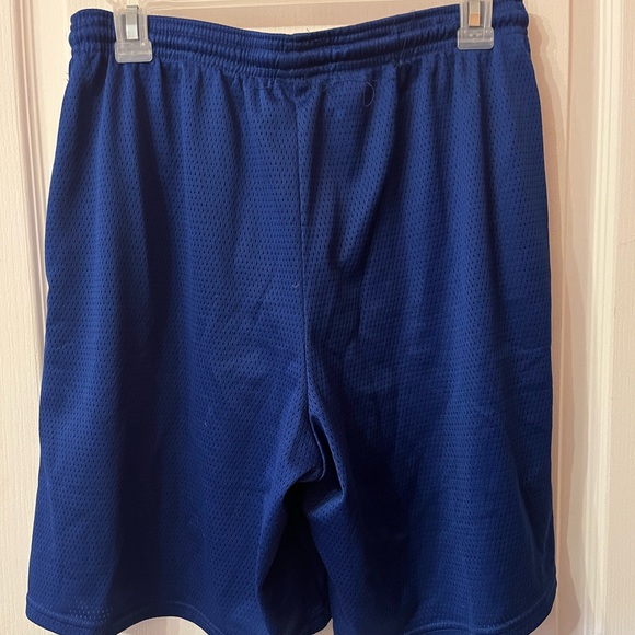 Selling men’s basketball shorts - Picture 2 of 3